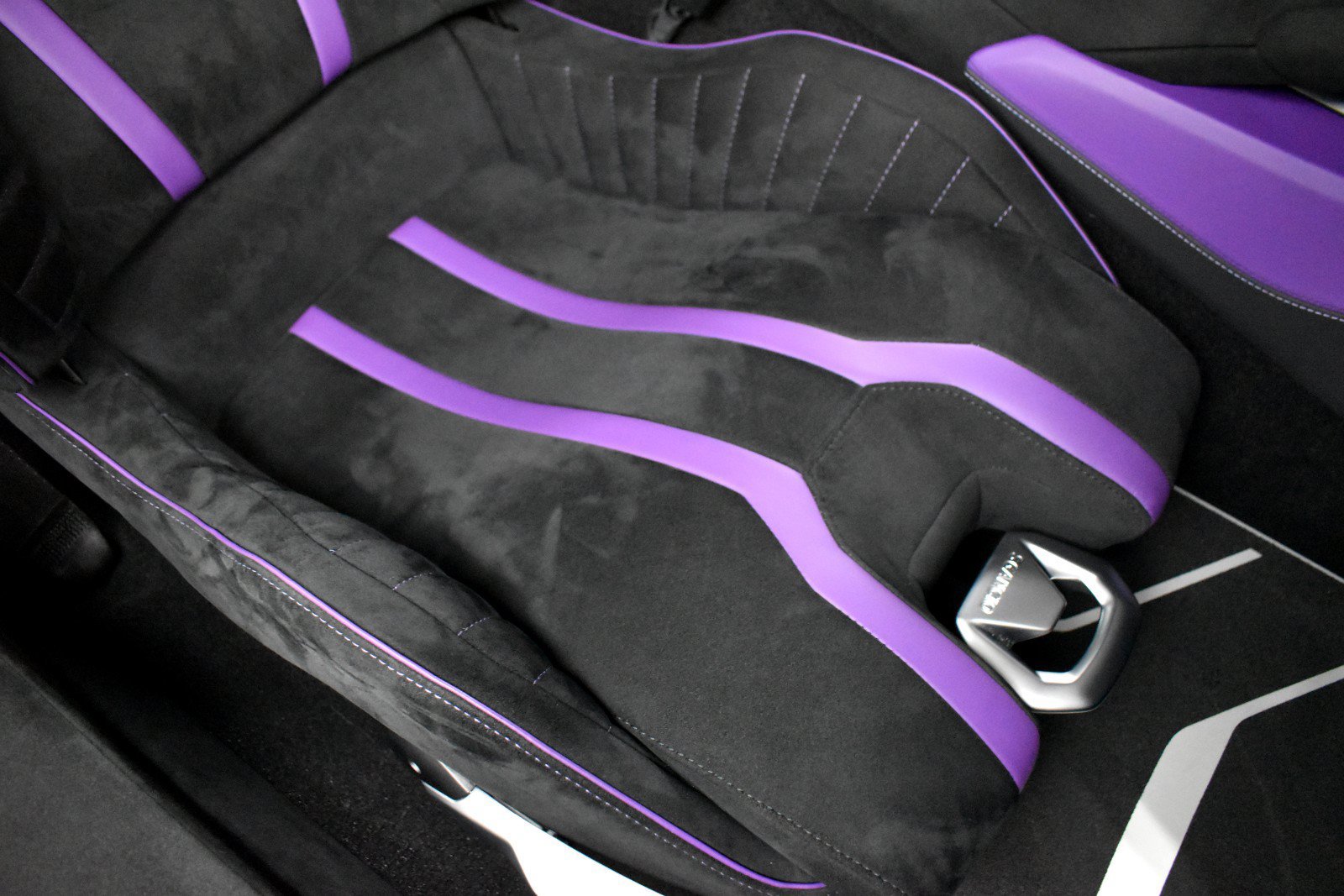 Used 2023 Lamborghini Huracan STO RWD image 33