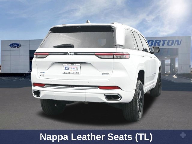 Used 2023 Jeep Grand Cherokee Overland w/ Luxury Tech Group IV AWD/4WD image 13