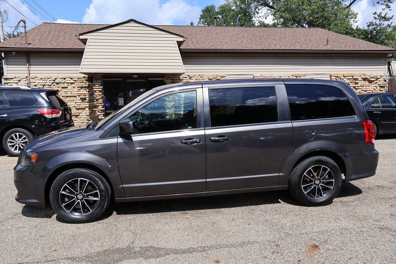 Used 2018 Dodge Grand Caravan SE FWD image 5