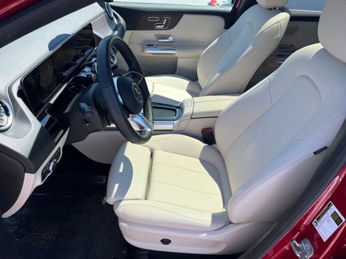 Used 2026 Mercedes-Benz GLA 250 4MATIC image 13