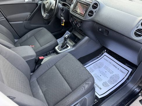 Used 2013 Volkswagen Tiguan S FWD image 18