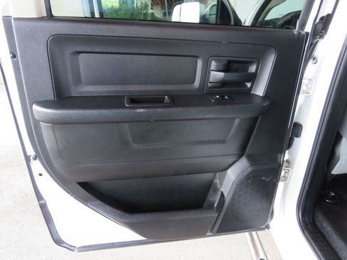 Used 2016 RAM 3500 Tradesman w/ Chrome Appearance Group image 11