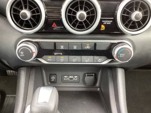 Used 2025 Nissan Sentra SV FWD image 21