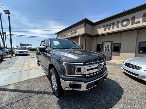 Used 2019 Ford F150 XLT w/ Equipment Group 302A Luxury AWD/4WD image 4