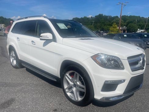 Used 2016 Mercedes-Benz GL 550 4MATIC image 7