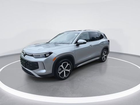 New 2025 Volkswagen Tiguan SE image 4