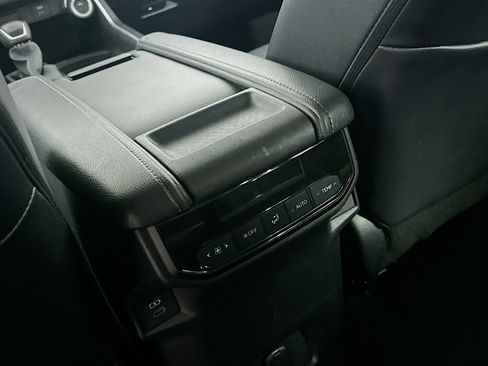 Used 2025 Toyota Grand Highlander XLE image 27