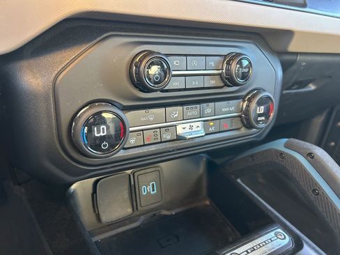 Used 2021 Ford Bronco Wildtrak image 42