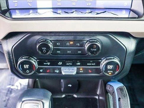 Used 2023 Ford Bronco Wildtrak image 19