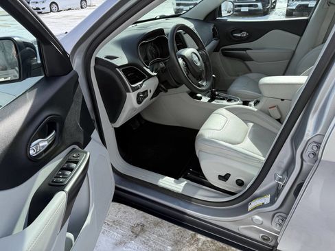 Used 2022 Jeep Cherokee Latitude Lux image 5