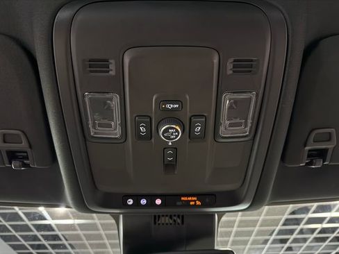 Certified 2025 GMC Yukon Denali image 24