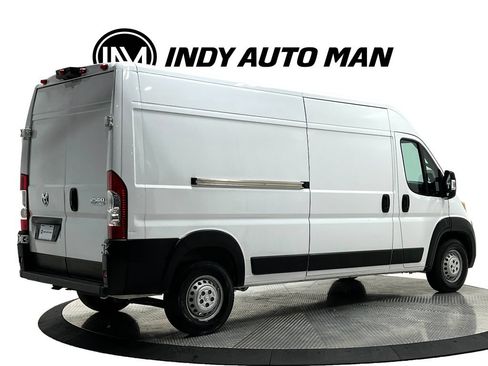 Used 2024 RAM ProMaster 2500 w/ Convenience Group FWD image 4