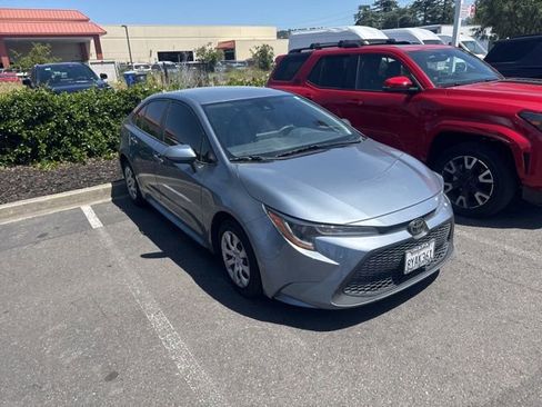 Used 2022 Toyota Corolla LE FWD image 1