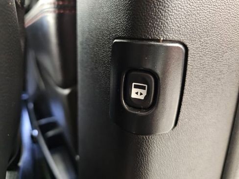 Used 2017 Dodge Grand Caravan GT image 39