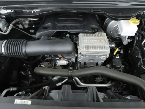 Used 2023 RAM 1500 Big Horn AWD/4WD image 18