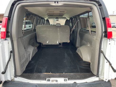 Used 2017 Chevrolet Express 3500 LT w/ LT Preferred Equipment Group image 17