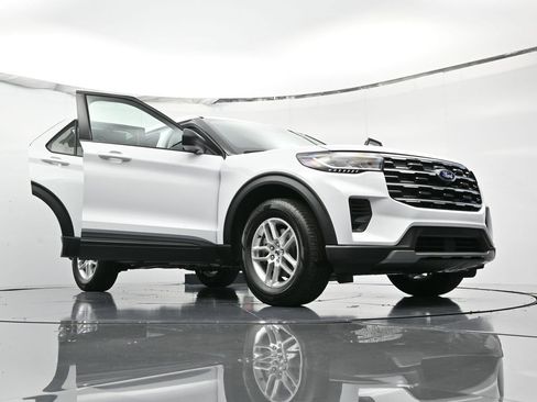New 2026 Ford Explorer Active image 59