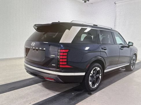 Used 2026 Hyundai Palisade Limited AWD/4WD image 2
