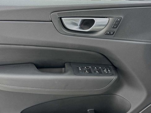 Used 2025 Volvo XC60 T8 Plus w/ Protection Package Premier image 17