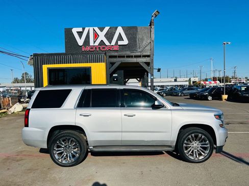 Used 2017 Chevrolet Tahoe LT image 4