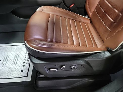 Used 2024 GMC Yukon Denali Ultimate image 11