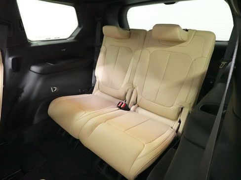 Used 2023 Jeep Grand Cherokee L Limited w/ Luxury Tech Group II AWD/4WD image 30