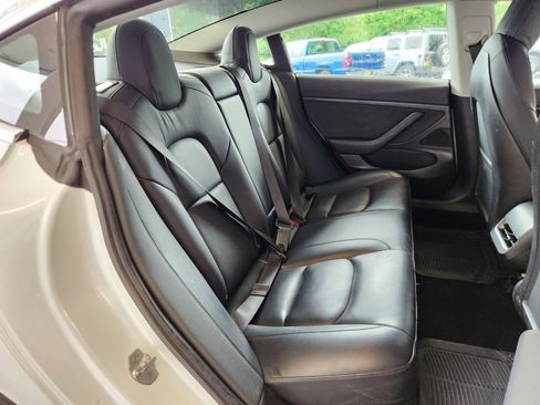 Used 2020 Tesla Model 3 Standard Range Plus RWD image 6