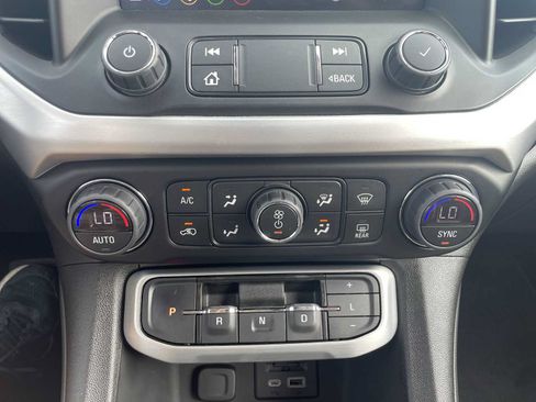 Used 2023 GMC Acadia SLE w/ Infotainment Package AWD/4WD image 18