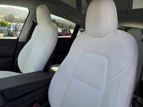 Used 2023 Tesla Model Y Long Range AWD/4WD image 16