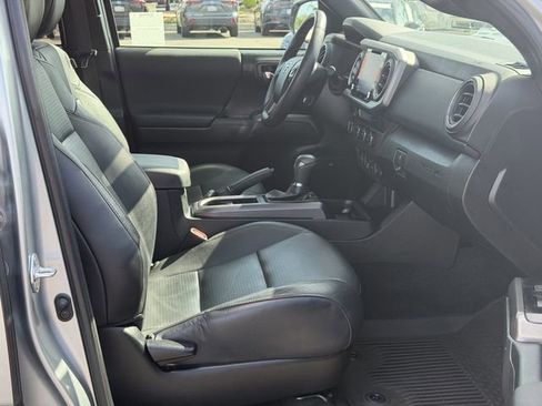 Used 2023 Toyota Tacoma TRD Sport w/ TRD Premium Sport Package AWD/4WD image 21