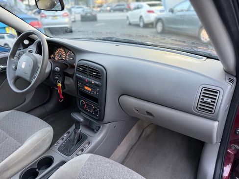Used 2002 Saturn L-Series L100 w/ Special Edition Pkg image 25