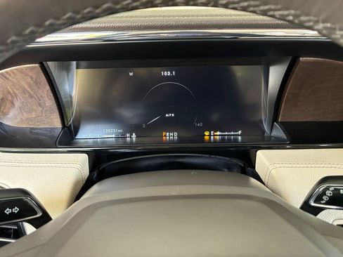 Used 2019 Lincoln Navigator Reserve w/ Cargo Package AWD/4WD image 19