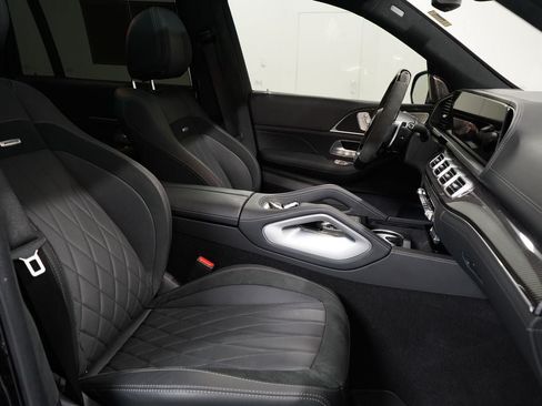Used 2025 Mercedes-Benz GLS 63 AMG 4MATIC image 36
