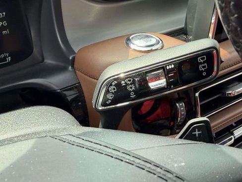 Used 2023 Lincoln Aviator Reserve w/ Equipment Group 201A AWD/4WD image 26