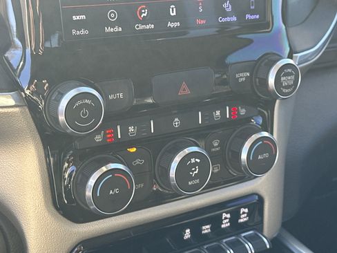 Used 2019 RAM 1500 Laramie image 35