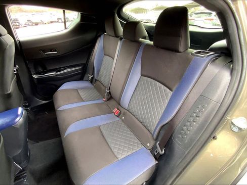 Used 2021 Toyota C-HR XLE image 18