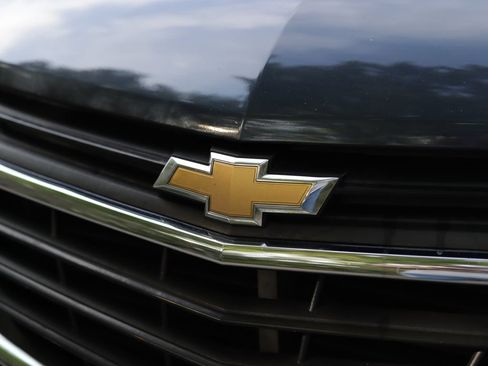 Used 2018 Chevrolet Equinox LT w/ Sun & Infotainment Package FWD image 31