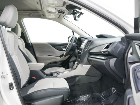 Used 2024 Subaru Forester Premium AWD/4WD image 11