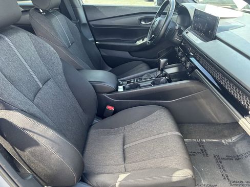 Used 2024 Honda Accord Sport image 9