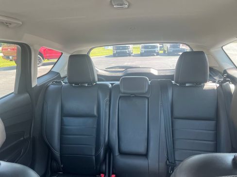 Used 2016 Ford C-MAX Energi SEL w/ Equipment Group 301A FWD image 19
