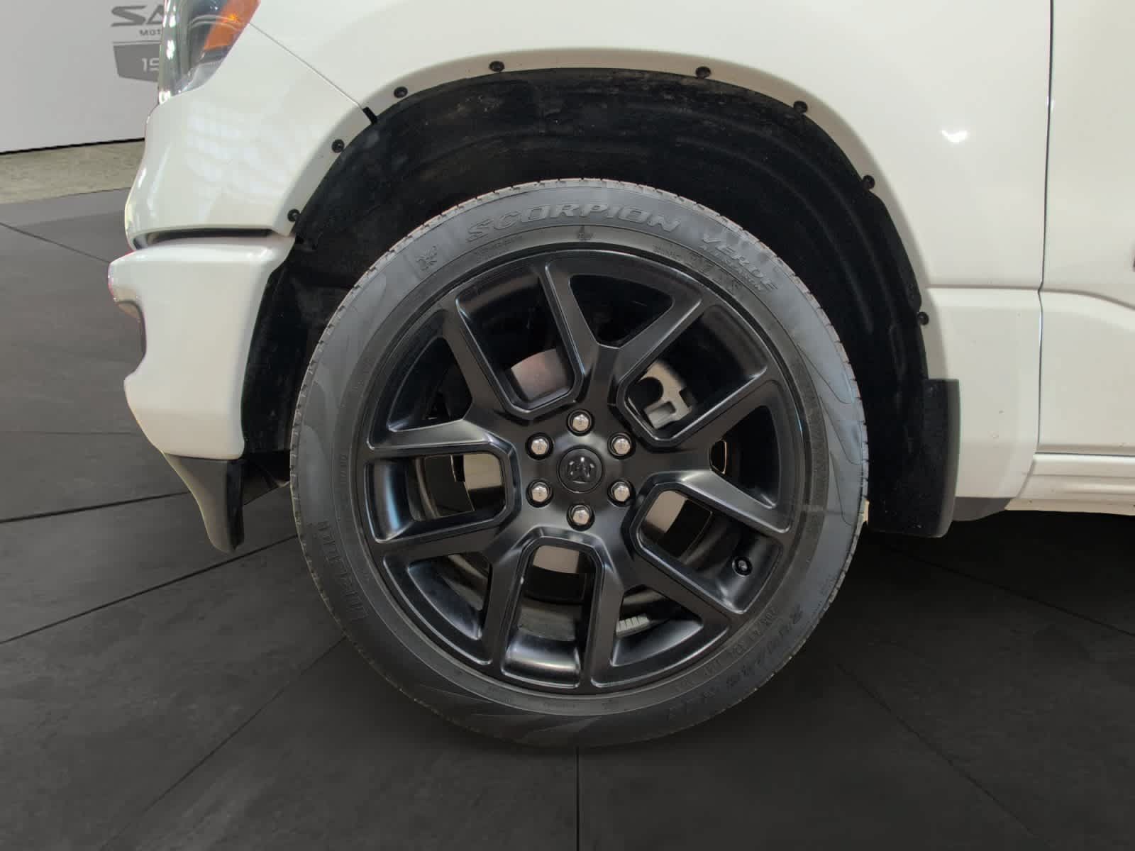 Used 2024 RAM 1500 Laramie AWD/4WD image 14