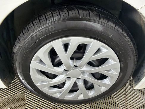 Used 2020 Toyota Corolla LE image 12