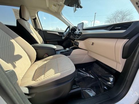 Used 2022 Ford Escape SE image 27