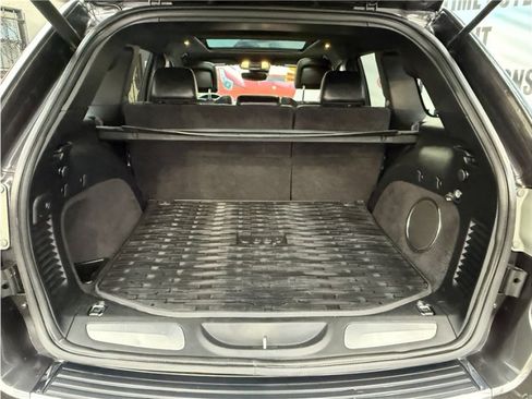 Used 2017 Jeep Grand Cherokee Overland w/ Jeep Active Safety Group image 24