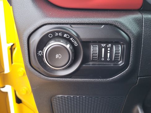 Used 2021 Jeep Wrangler Unlimited Rubicon AWD/4WD image 23
