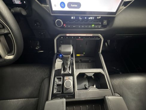 Used 2025 Toyota Tundra Limited image 22