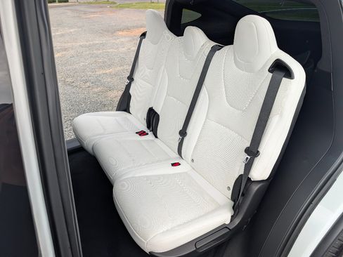 Used 2022 Tesla Model X AWD/4WD image 18