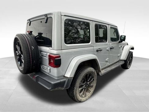 Used 2023 Jeep Wrangler Unlimited Sahara w/ Cold Weather Group AWD/4WD image 7