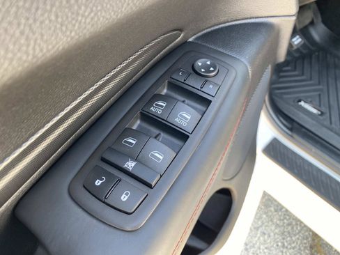 Used 2024 Dodge Durango GT RWD image 23
