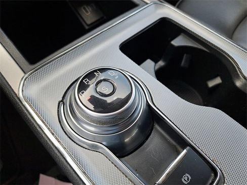 Used 2021 Ford Edge SEL image 32